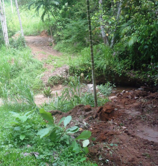 Only a culvert's width separating two provinces!